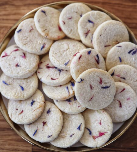 „Biscuitii zanelor” – cu unt si flori