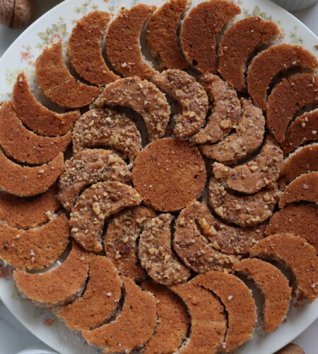 Prajitura „Semiluna” cu aroma de turta dulce – cu scortisoara si ghimbir