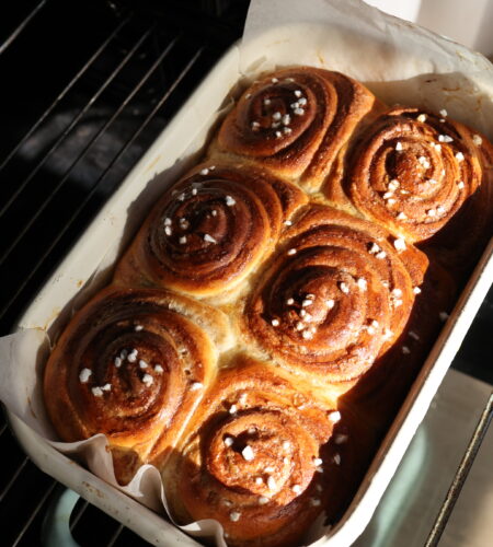 Cinnamon Rolls de post – „Cuiburi de vispi” sau rulurile cu nuca si scortisoara din copilarie