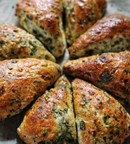 Tarcalaci cu ierburi aromatice: leurda, marar, ceapa verde si seminte – un deliciu uitat